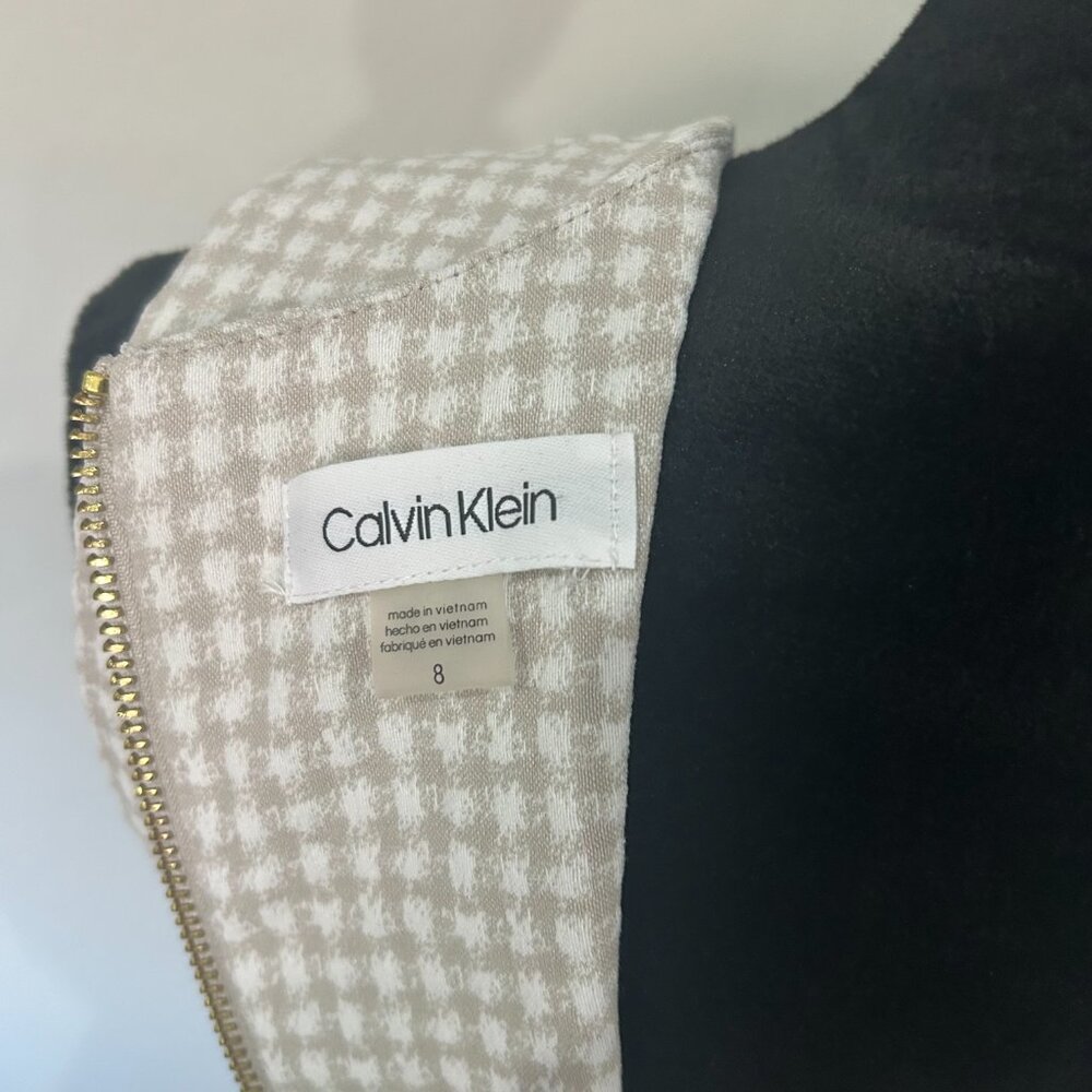 Calvin Klein Women's Sleeveless Sheath Dress in Tan and White, Size 8 - Picture 4 of 4
